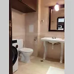 شقة At 